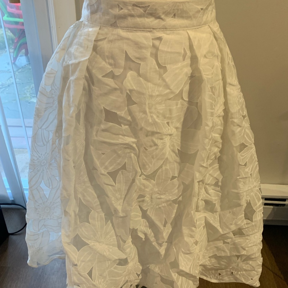 White flower printed skirt